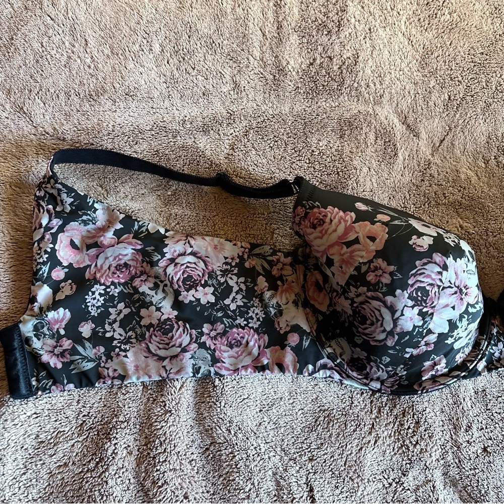 Torrid Curves Underwire Full Coverage Bra In Floral Skull  Size 40D - Picture 4 of 7